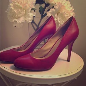 Saks 5th Avenue ruby classic stilleto pump size 10